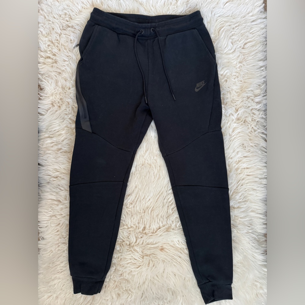 NIKE TECH FLEECE PANTS